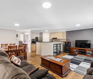 Four bedroom Family Home with Exceptional Outdoor Space - Photo 1