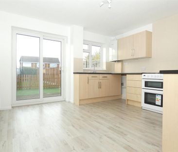 2 bedroom end of terrace house to rent - Photo 6