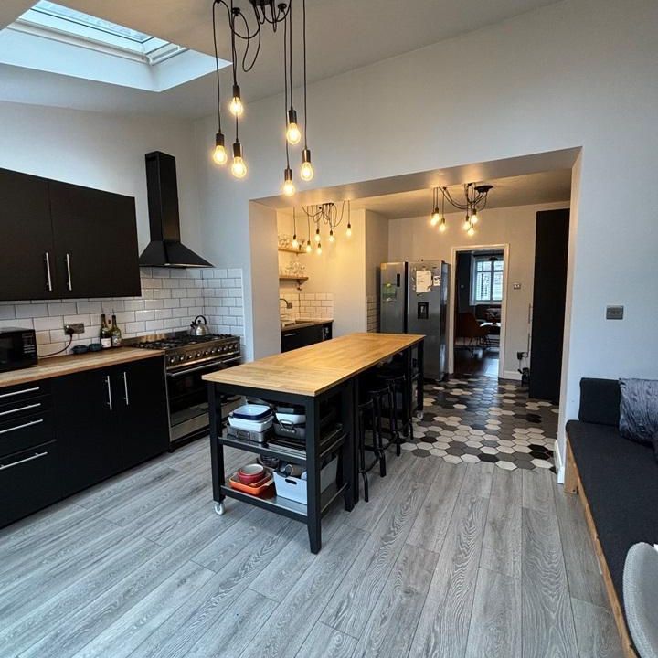 3 bedroom house share to rent - Photo 1