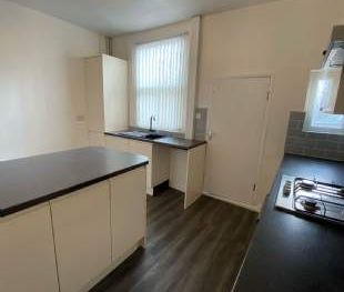 2 bedroom property to rent in Bolton - Photo 4