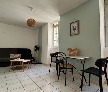 A LOUER // studio de 22.80 m² en intra-muros AVIGNON, - Photo 2