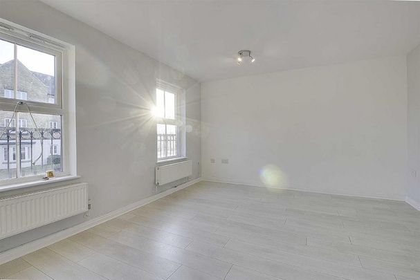 4 bedroom townhouse to rent - Photo 1