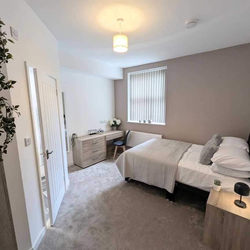 1 Beds - House share - - Photo 1