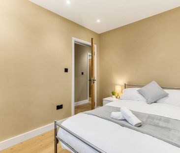 6 bedroom semi-detached house to rent - Photo 2