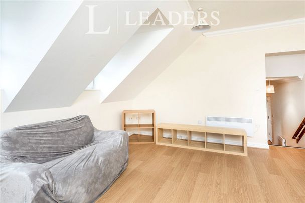 3 bedroom apartment to rent The Old Maltings, Station Terrace, MK18 - Photo 1