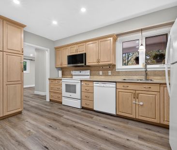 For Lease - 134 Switzer Drive, Oshawa, Ontario - Photo 4