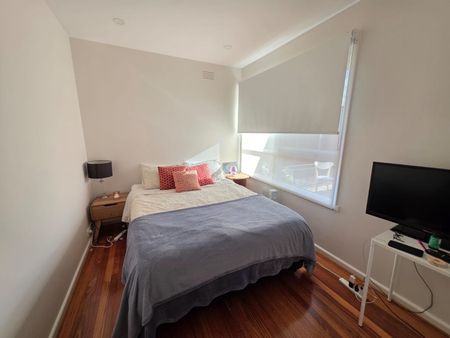 Elsternwick - Photo 3