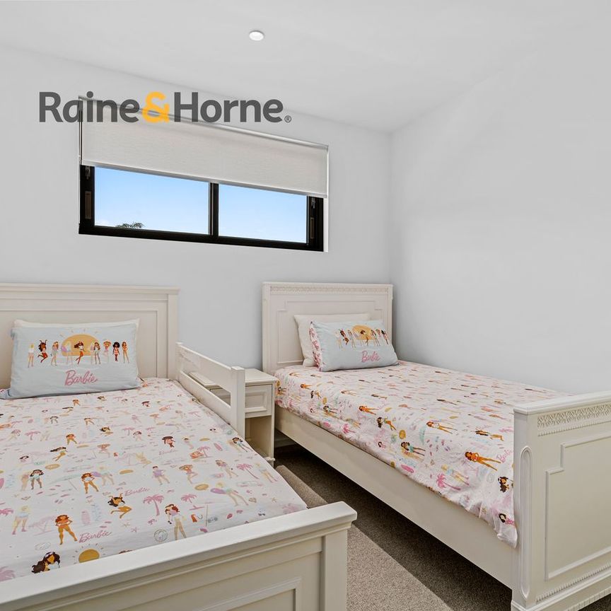 Luxurious "Oasis" styled Duplex - Photo 1