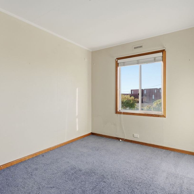 Three Bedroom Family Home - Photo 1