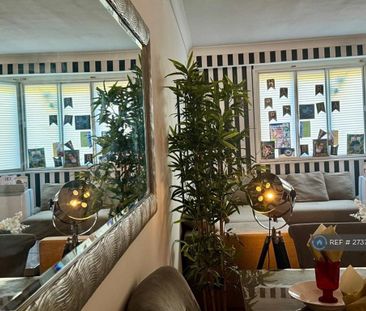 5 bedroom semi-detached house to rent - Photo 5