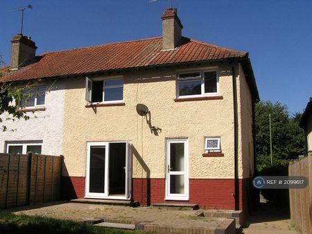 3 bedroom semi-detached house to rent - Photo 4