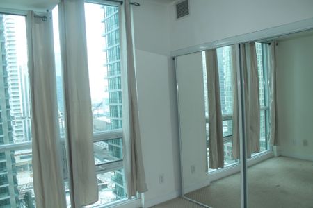 For Lease - 18 Harbour Street Unit# 1608, Toronto, Ontario - Photo 2