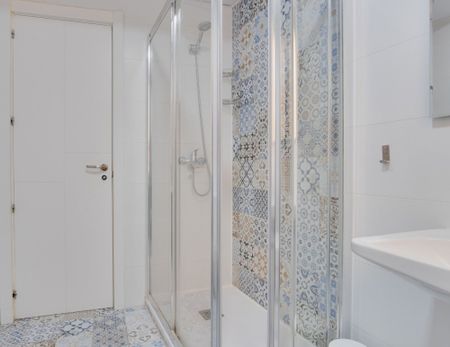 Charming room in Fernán Gonzalez Street - Photo 4