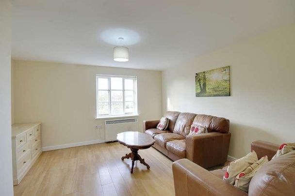 Otter Close, Stratford, E15 - Photo 1