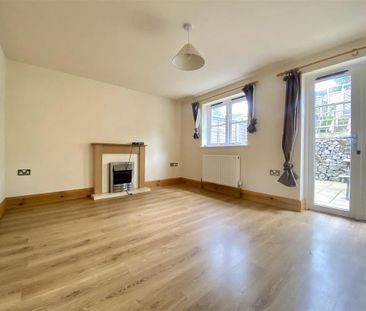 3 bedroom terraced house to rent - Photo 2