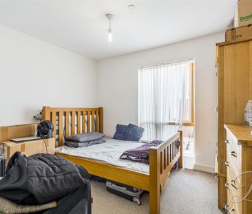2 bedroom - Photo 2