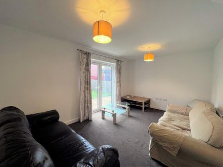 5 bedroom detached house to rent - Photo 2