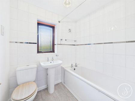 2 bedroom semi-detached house to rent - Photo 5