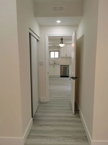 Detached Home For Lease | N9254535 - Photo 5