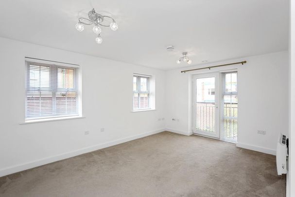 2 bedroom retirement property to rent - Photo 1