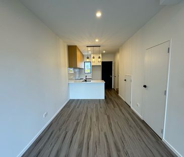 Kiato Lane - Brand New Home in the heart of Flat Bush - Photo 3