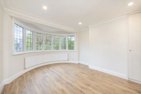 4 bedroom house in Richmond - Photo 4