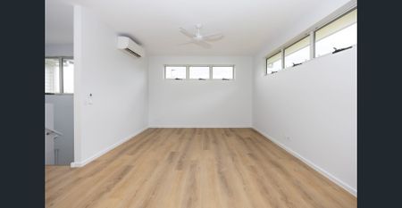 Modern Executive Townhouse in Prime Epiq Estate Location - Photo 3