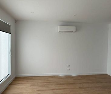 Quality And Style, Ready to Move In - Photo 4