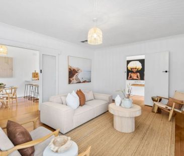 Gorgeous 3 Bedroom Home with Separate Home Office - Photo 1