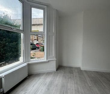 2 Bed Flat, London, E7 - Photo 6
