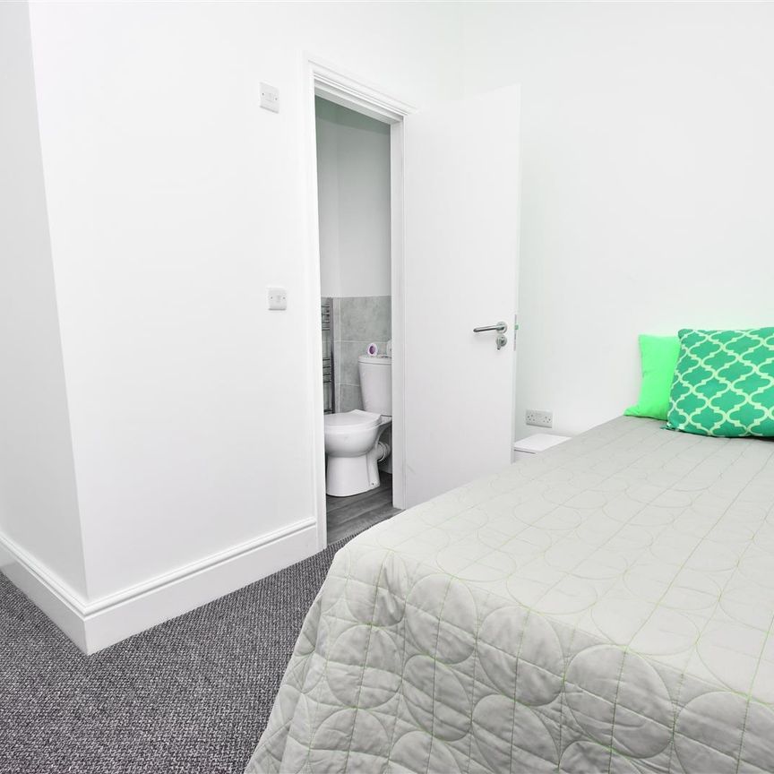 1 bed house share to rent in Bar Street, Burnley, BB10 - Photo 1