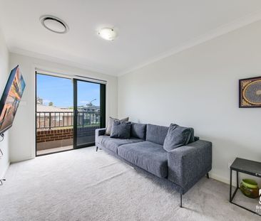 4 Bedrooms | 3 Bathrooms | Single Garage - Photo 6