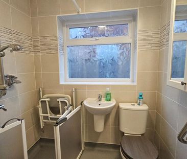 2 bedroom semi-detached bungalow to rent - Photo 5