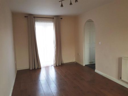 2 bedroom coach house to rent - Photo 2