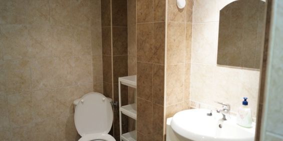 Se inchiriaza apartament cu o camera - Fotografie 3