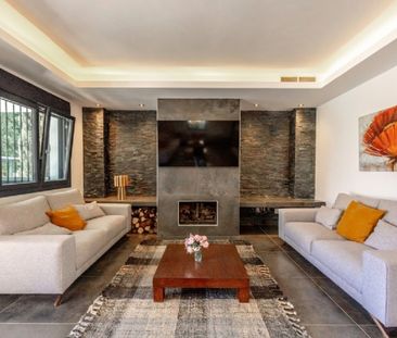 6 Bedroom Villa For Rent in Nueva Andalucía, Málaga - Photo 5