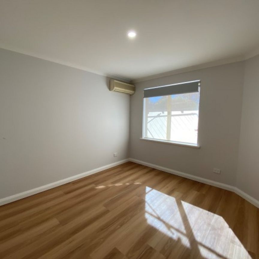 FULLY RENOVATED 3X1 IN A OVER 55’s COMPLEX - Photo 1