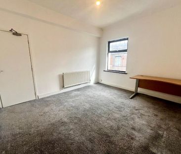 4 bedroom terraced house to rent - Photo 3