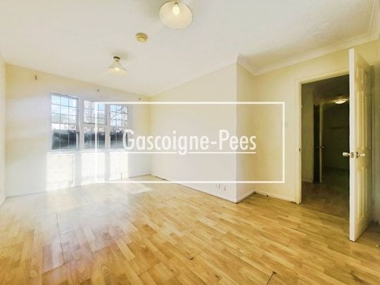 Caesars Court - Surrey - Photo 1