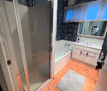 Glen Waverley - Photo 1