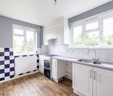 To Let 3 Bedroom Maisonette - Photo 5