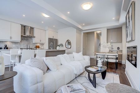 For Lease - 18 Mace Avenue, Richmond Hill, Ontario - Photo 2