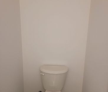 For Lease - 34 Silo Mews, Barrie, Ontario - Photo 6