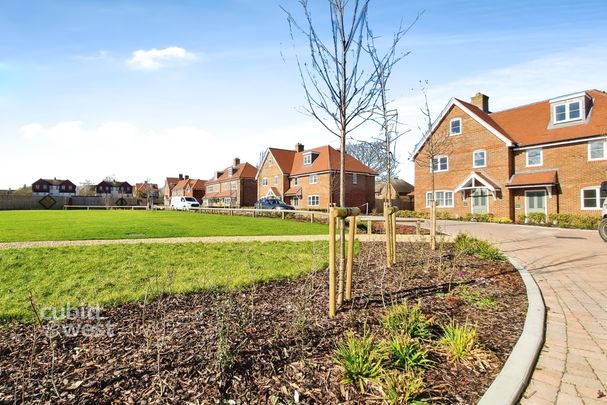 4 bedroom terraced house to rent - Photo 1