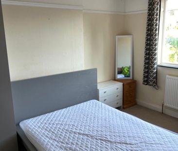 3 Bed Semi-Detached House, Stanfell Road, LE2 - Photo 5