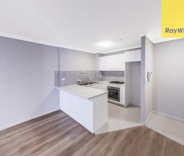 Stylish & Convenient Living in the Heart of Parramatta - Photo 4