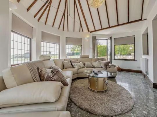 2 bedroom cottage to rent - Photo 1