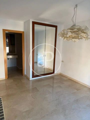 Piso de alquiler en C/ de Santa Genoveva Torres, Sant Llorenç - Zona Alfahuir - Photo 3