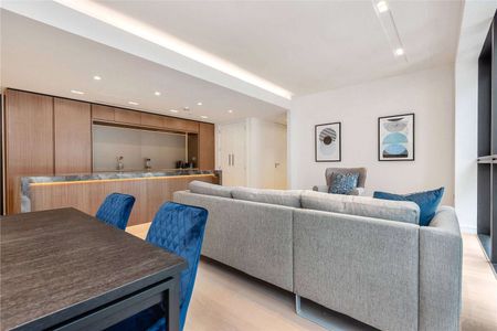 Luxurious 2 bedroom, 2 bathroom at the prestigious Lincoln Square available furnished to an impeccable standard. Spa, 24/7 concierge, gym, 25m swimming pool, cinema, library. - Photo 2