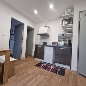 Location Appartement 2 pièces 22m² ST CHELY D APCHER 48200 - Photo 2